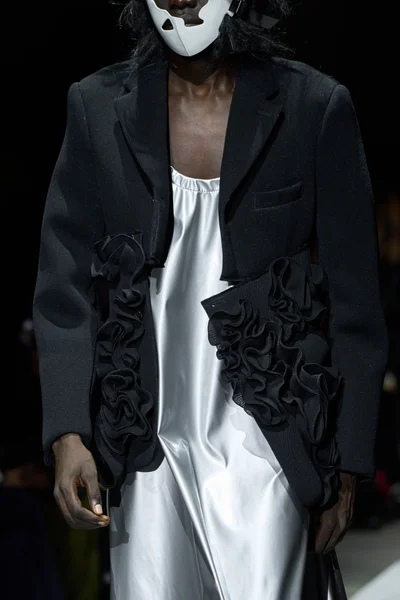 Look 11
